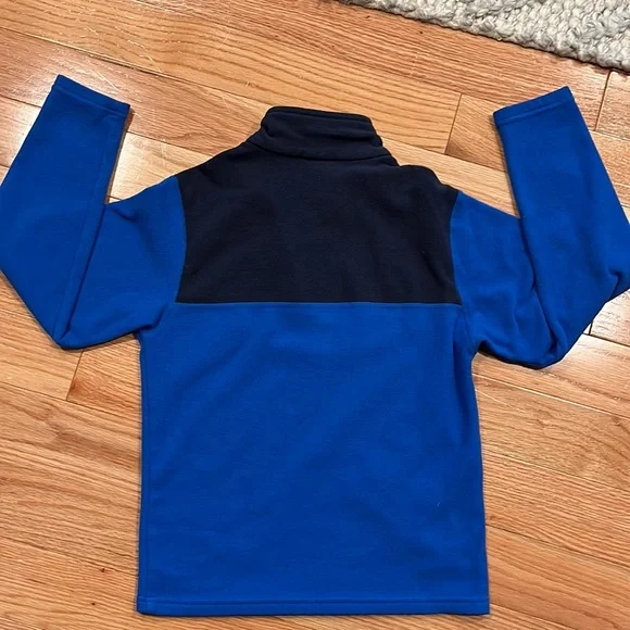 The North Face Top🌺 - Picture 6 of 6